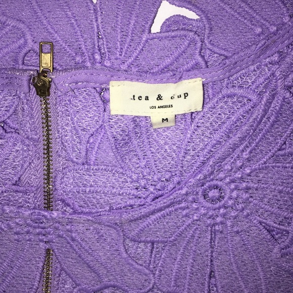 🎉 SOLD 🎉 Tea n Cup Lavender Floral Crop Top - Picture 3 of 4